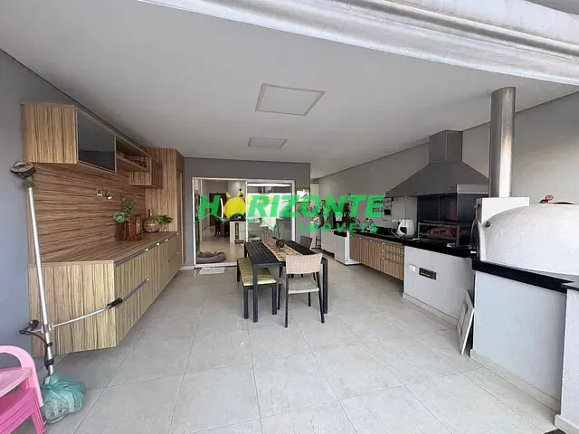 Casa 3 quartos e 3 banheiros, à venda, no bairro Urbanova VII em São José dos Campos