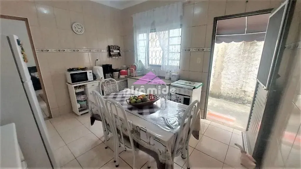Casa, 6 quartos, 154 m² - Foto 5