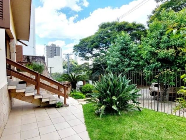 Casa com 228m² 3 quartos e 3 banheiros, à venda, no bairro Panazzolo em Caxias do Sul