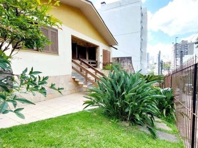 Casa com 228m² 3 quartos e 3 banheiros, à venda, no bairro Panazzolo em Caxias do Sul
