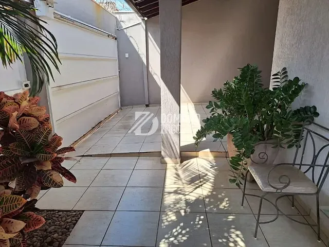 Casa com 287m² 3 quartos e 3 banheiros, à venda, no bairro Vila Olímpica em Uberaba