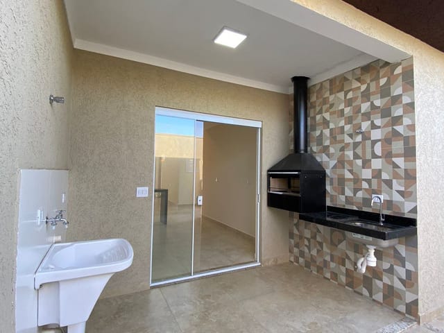 Casa com 176m² 3 quartos e 2 banheiros, à venda, no bairro Loteamento Industrial Água Preta em Pindamonhangaba