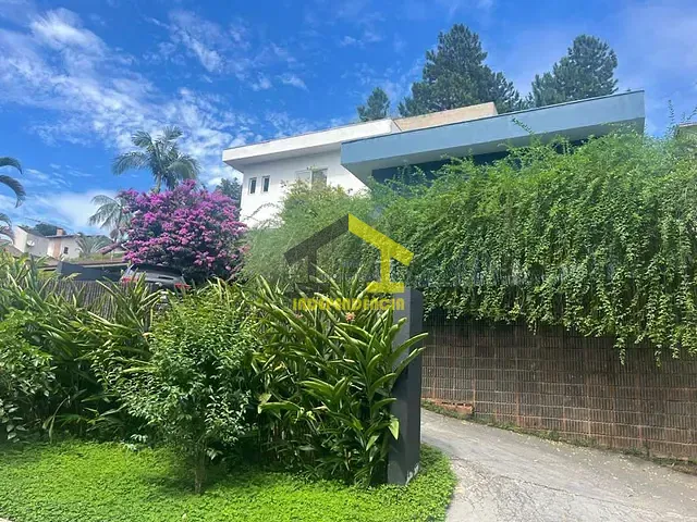 Casa com 700m², à venda, no bairro Parque Rincão em Cotia