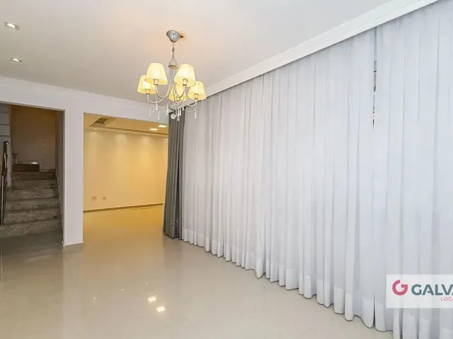 Casa 3 quartos e 3 banheiros, para alugar, no bairro Pilarzinho em Curitiba