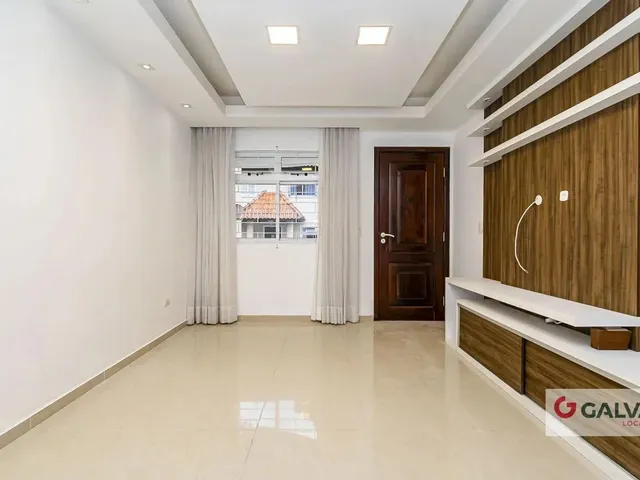 Casa 3 quartos e 3 banheiros, para alugar, no bairro Pilarzinho em Curitiba