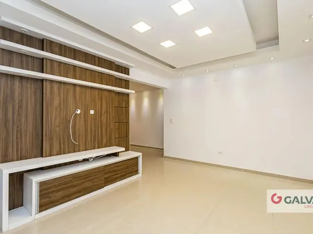 Casa 3 quartos e 3 banheiros, para alugar, no bairro Pilarzinho em Curitiba