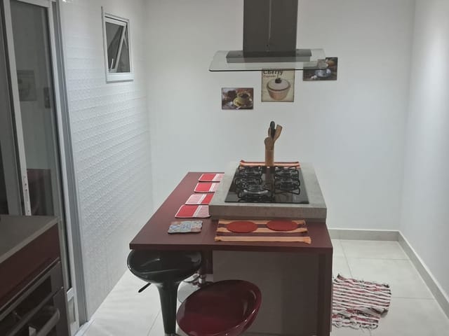 Casa com 300m² 3 quartos e 3 banheiros, à venda, no bairro Santana em Pindamonhangaba