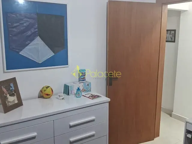 Casa com 300m² 3 quartos e 3 banheiros, à venda, no bairro Santana em Pindamonhangaba