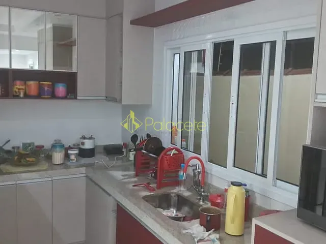 Casa com 300m² 3 quartos e 3 banheiros, à venda, no bairro Santana em Pindamonhangaba