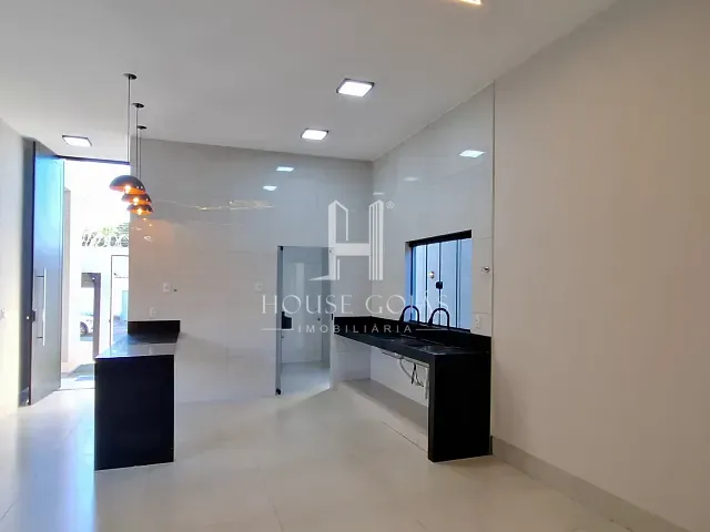 Casa com 390m² 3 quartos e 3 banheiros, à venda, no bairro Jardim Presidente em Goiânia