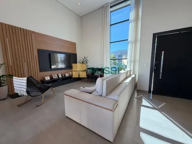 Casa 3 quartos e 1 banheiro, à venda, no bairro Condomínio Residencial Mont Blanc em São José dos Campos