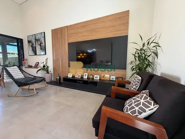 Casa 3 quartos e 1 banheiro, à venda, no bairro Condomínio Residencial Mont Blanc em São José dos Campos