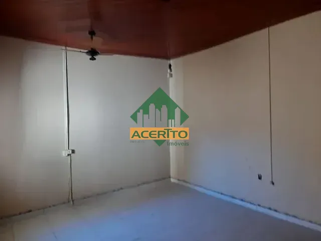 Casa com 475m² 3 quartos e 2 banheiros, à venda, no bairro Vila Bandeirantes em Araçatuba