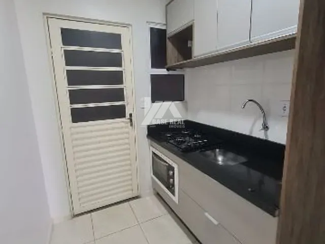 Casa 2 quartos e 1 banheiro, à venda, no bairro Oficinas em PONTA GROSSA