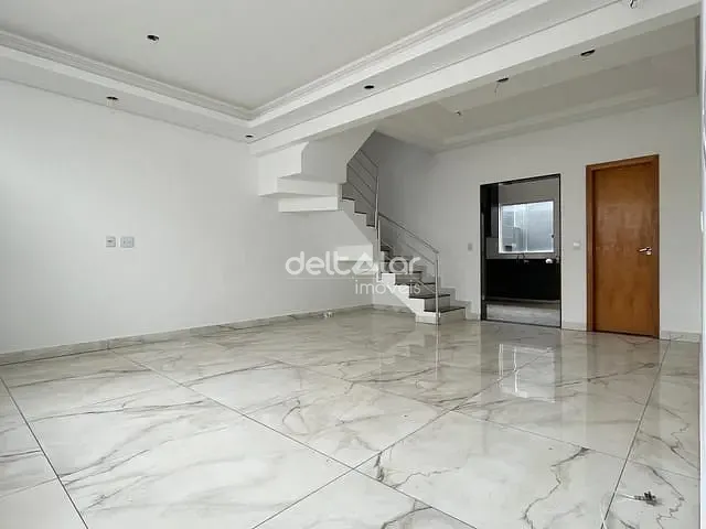 Casa com 105m² 3 quartos e 3 banheiros, para alugar, no bairro Santa Mônica em Belo Horizonte