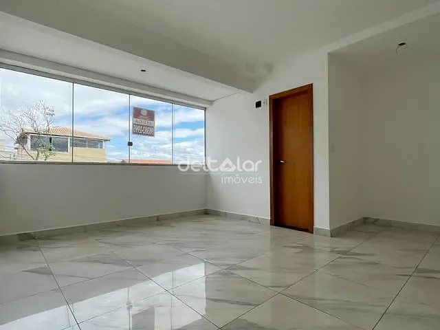 Casa com 105m² 3 quartos e 3 banheiros, para alugar, no bairro Santa Mônica em Belo Horizonte