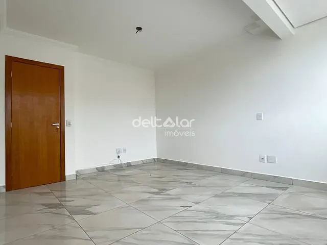 Casa com 105m² 3 quartos e 3 banheiros, para alugar, no bairro Santa Mônica em Belo Horizonte