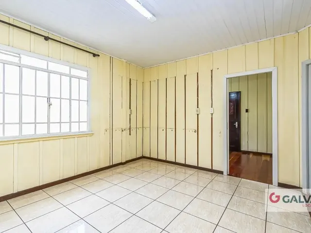 Casa com 515m² 5 quartos e 2 banheiros, para alugar, no bairro Bom Retiro em Curitiba