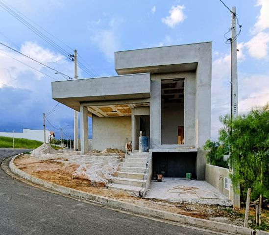 Casa 3 quartos e 3 banheiros, à venda, no bairro Bosque da Imperatriz em Pindamonhangaba