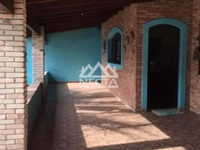 Casa com 390m² 3 quartos e 2 banheiros, à venda, no bairro Poiares em Caraguatatuba