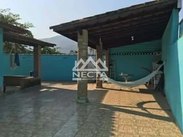 Casa com 390m² 3 quartos e 2 banheiros, à venda, no bairro Poiares em Caraguatatuba