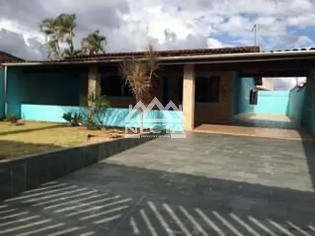Casa com 390m² 3 quartos e 2 banheiros, à venda, no bairro Poiares em Caraguatatuba