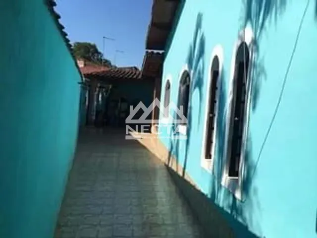 Casa com 390m² 3 quartos e 2 banheiros, à venda, no bairro Poiares em Caraguatatuba
