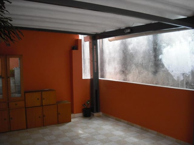 Casa com 250m² 4 quartos e 2 banheiros, à venda, no bairro Jardim Dom José em Embu das Artes