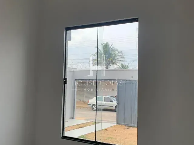 Casa com 204m² 3 quartos e 2 banheiros, à venda, no bairro Jardim Buriti Sereno em Aparecida de Goiânia