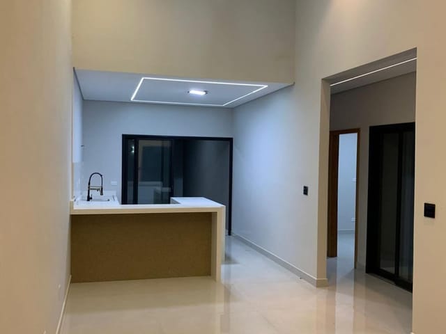 Casa com 175m² 3 quartos e 2 banheiros, à venda, no bairro Loteamento Industrial Água Preta em Pindamonhangaba