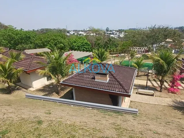 Casa com 300m² 3 quartos e 2 banheiros, à venda, no bairro Condomínio Terras do Vale em Caçapava