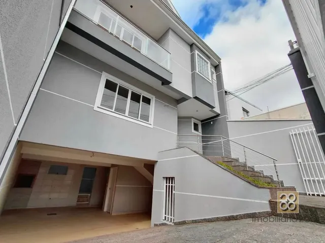 Sobrado 4 quartos e 2 banheiros, para alugar, no bairro Uberaba em Curitiba