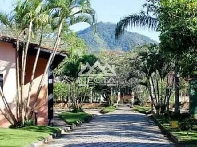 Casa com 133m² 1 quarto e 1 banheiro, à venda, no bairro Jardim Casa Branca em Caraguatatuba