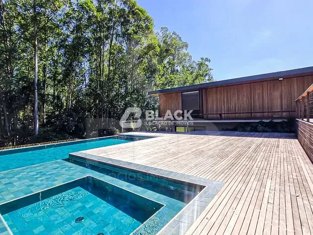 Casa com 2010m² 5 quartos e 7 banheiros, à venda ou para alugar, no bairro Pinheirinho em Itu