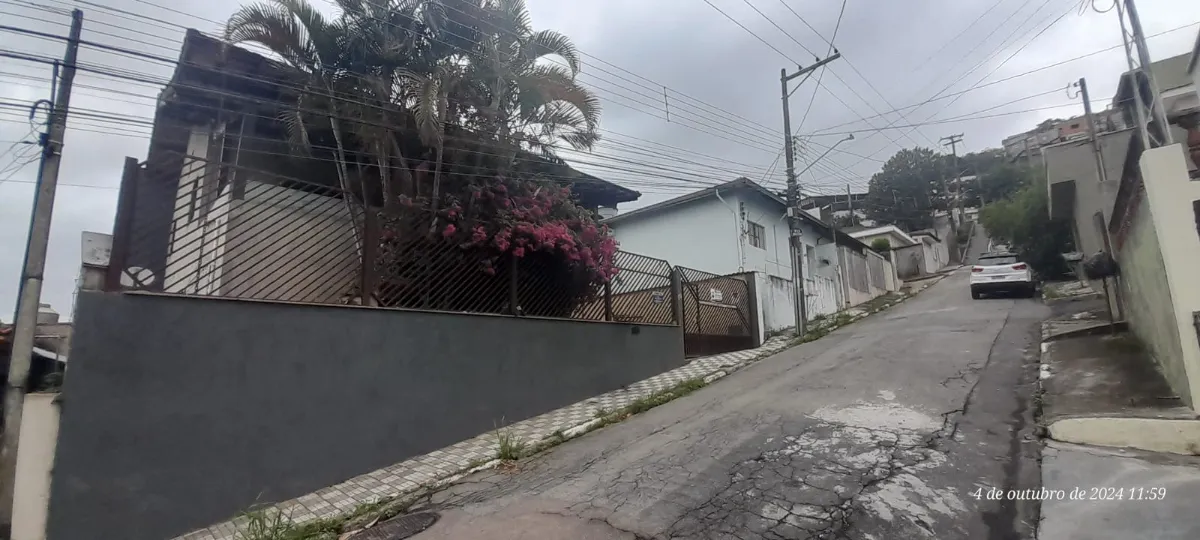 Casa para venda em Caieiras - Serpa com 4 quartos, sendo 2 suítes, 345m²