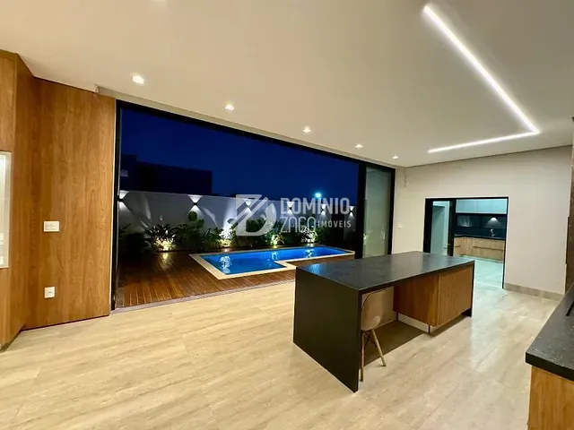 Casa com 384m² 4 quartos e 2 banheiros, à venda, no bairro Recreio dos Bandeirantes em Uberaba