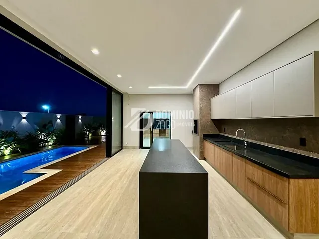 Casa com 384m² 4 quartos e 2 banheiros, à venda, no bairro Recreio dos Bandeirantes em Uberaba