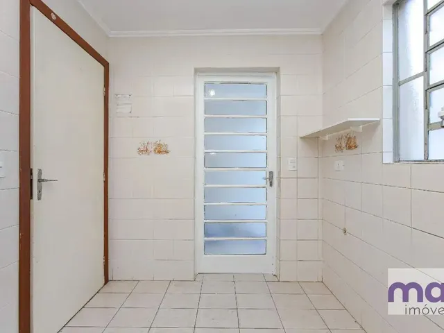 Casa com 61m² 2 quartos e 2 banheiros, para alugar, no bairro Boqueirão em Curitiba