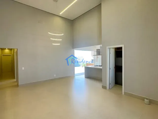 Casa com 300m² 3 quartos e 5 banheiros, à venda, no bairro Maria Candida em Indaiatuba