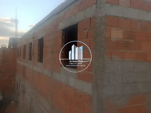 Casa com 240m² 4 quartos e 2 banheiros, à venda, no bairro Colina Verde em Pouso Alegre