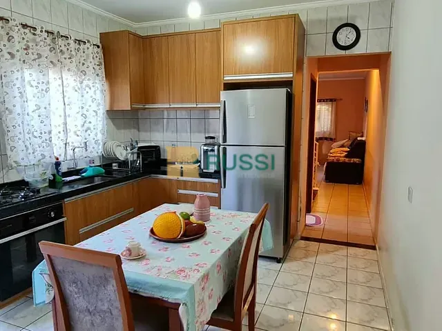 Casa 3 quartos e 3 banheiros, à venda, no bairro Jardim das Indústrias em São José dos Campos