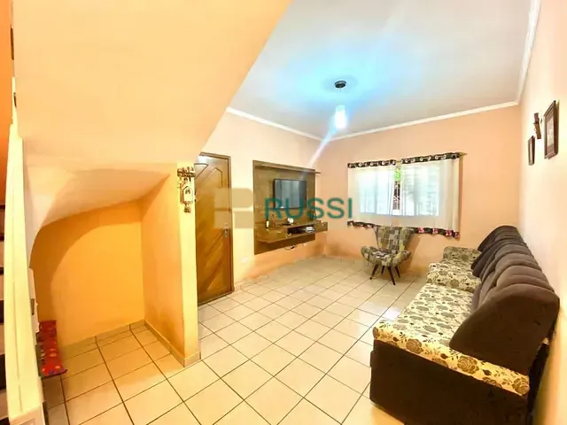 Casa 3 quartos e 3 banheiros, à venda, no bairro Jardim das Indústrias em São José dos Campos