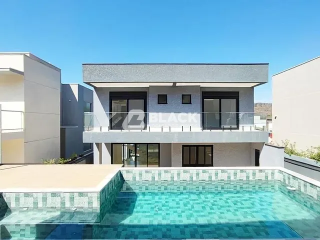 Casa com 455m² 3 quartos e 4 banheiros, à venda ou para alugar, no bairro Santana em Bragança Paulista