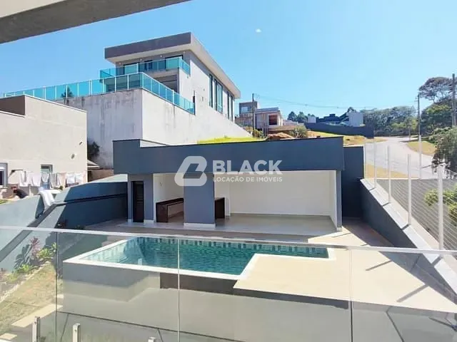 Casa com 455m² 3 quartos e 4 banheiros, à venda ou para alugar, no bairro Santana em Bragança Paulista