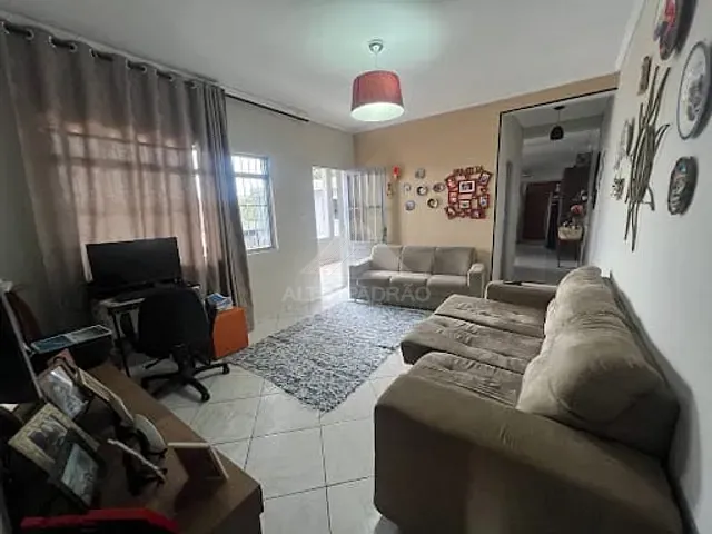 Casa com 300m² 5 quartos e 3 banheiros, à venda, no bairro Jardim Santa Tereza em Rio Grande da Serra