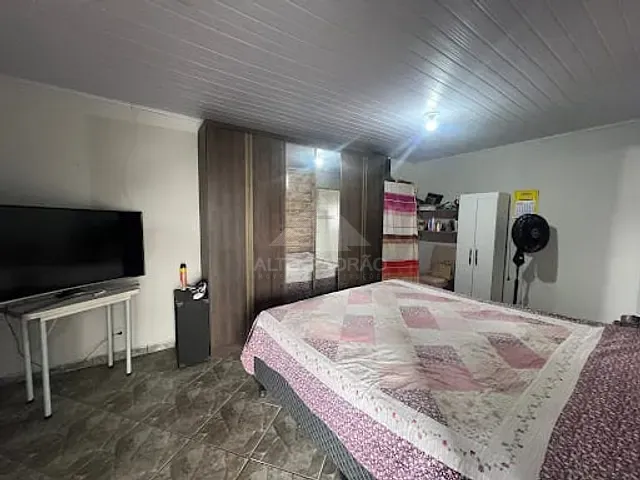 Casa com 300m² 5 quartos e 3 banheiros, à venda, no bairro Jardim Santa Tereza em Rio Grande da Serra