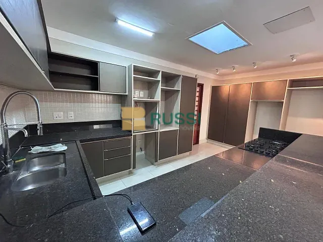 Casa com 600m² 4 quartos e 4 banheiros, à venda, no bairro Condomínio Residencial Floresta em São José dos Campos