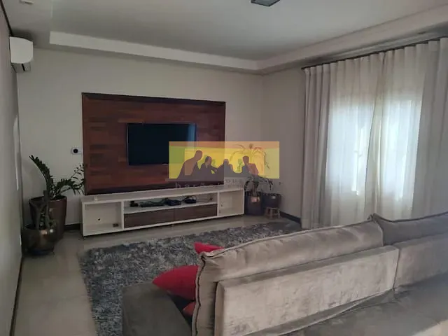 Casa com 420m² 3 quartos e 2 banheiros, à venda, no bairro Vila Santa Isabel em Campinas