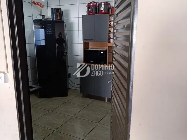 Casa com 200m², à venda, no bairro Jardim Espanha em Uberaba