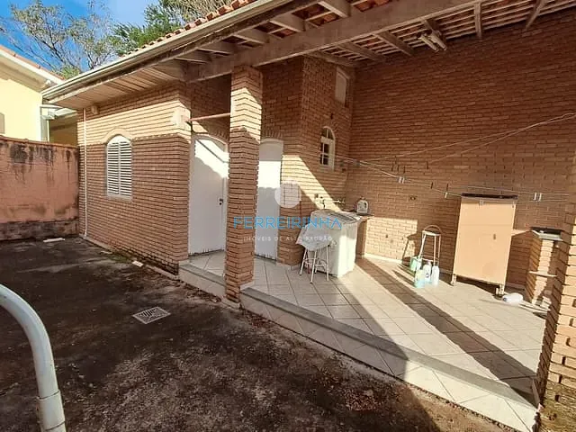 Casa com 327m² 3 quartos e 2 banheiros, à venda, no bairro Urbanova em São José dos Campos